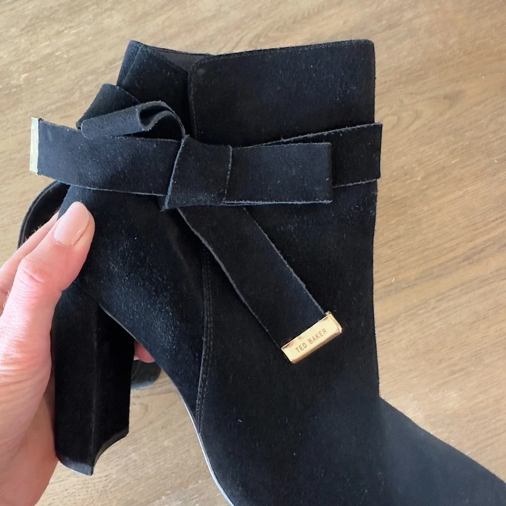 Ted Baker Sailly Suede Leather Black & Gold Ankle Boots-Bow Detail-Size US‎ 6